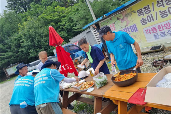 [사진 제공 - DMZ 국제평화대행진단]