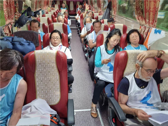 [사진 제공 - DMZ 국제평화대행진단]