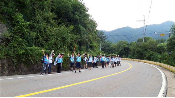 [사진 제공 - DMZ 국제평화대행진단]