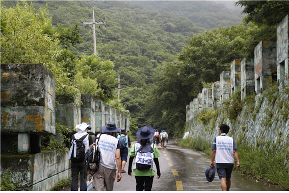 교회 내 평화통일위원회 선교부서가 꾸려진 2023년, DMZ 평화 대행진을 사전에 고기교회 스타일로 물 흐르듯 준비를 했다. [사진 - DMZ 국제평화대행진단]