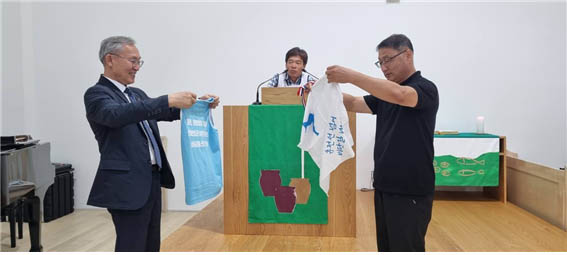 10박 11일 대행진 일정을 끝낸 다음 날 교회에서 진행된 예배에서 보고가 있었다. [사진 - DMZ 국제평화대행진단]