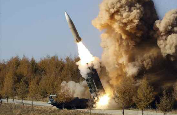 지난해 11월 북한이 발사한 단거리 탄도미사일. [사진 갈무리-노동신문]