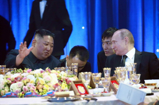 2019년 4월 연해주 블라디보스톡에서 만난 북.러 정상. [사진 갈무리-노동신문]