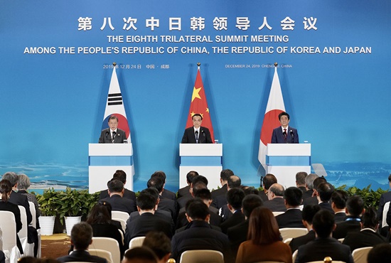 2019년 12월 24일 중국 청두시에서 제8차 한중일 정상회의가 개최됐고, 3국 정상은 공동언론발표를 내놓았다. 당시는 중국이 의장국이었다. [자료 사진 - 통일뉴스]