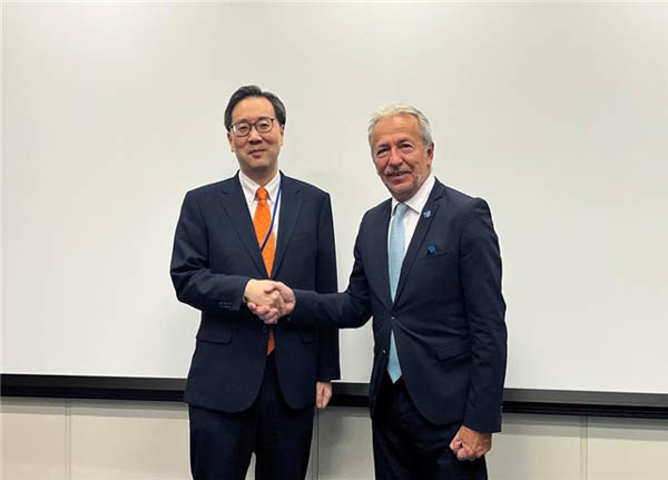 이준일 외교부 북핵외교기획단장은 오스트리아 비엔나를 방문, 5일 마시모 아파로(Massimo Aparo) IAEA 사무차장과 면담했다. [사진 제공 - 외교부]