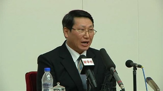 북한에 불법 잠입했다 억류되어 국가정보원 첩자로 의심받고 '무기노동교화형'을 선고받은 김정욱 씨가 2014년 2월 27일 기자회견을 하고 있다. [자료사진-통일뉴스]