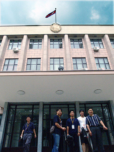 2005년 6자회담 당시의 베이징 소재 주중국 북한대사관 모습. [자료 사진 - 통일뉴스]
