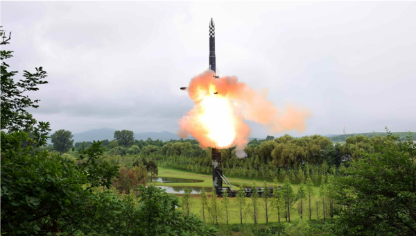 지난 7월 12일 북한이 발사한 신형 ICBM '화성포-18형'. [사진 갈무리-노동신문]
