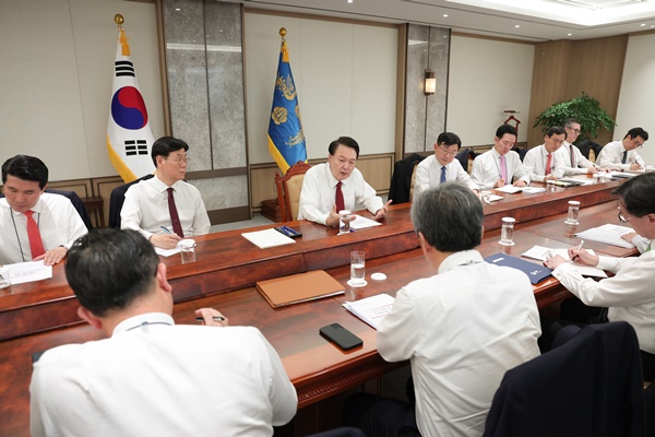 지난 2일 수석비서관회의를 주재하는 윤 대통령. [사진제공-대통령실]