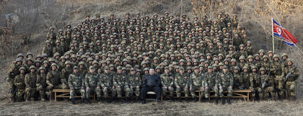 기념사진. [사진-노동신문 갈무리]