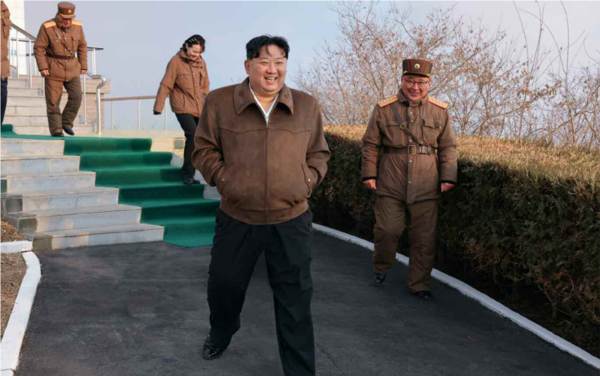 북한이 19일 서해위성발사장에서 진행한 신형 중거리 극초음속 미사일에 장착할 고체연료 엔진 지상분출시험에 성공했다고 밝혔다. [사진-노동신문 갈무리]
