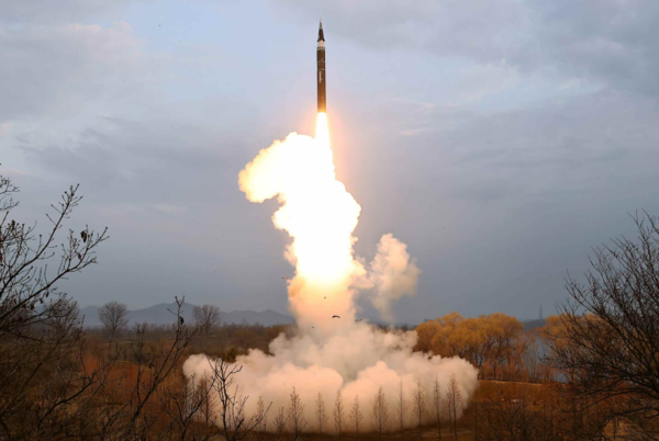 북한이 신형 중장거리 극초음속미사일 시험발사에 성공했다고 3일 발표했다. [사진-노동신문 갈무리]