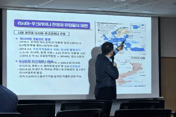조성렬 교수는 국제질서 변화의 맥락을 풍부하고 균형감 있게 제시했다. [사진 제공 - 평화의길]
