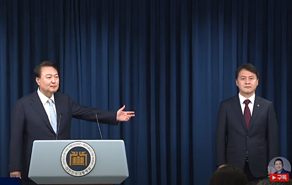 7일 오전 윤 대통령이 김주현 민정수석을 직접 소개했다. [사진 갈무리-윤석열 유튜브]