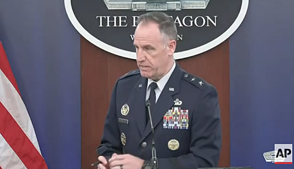 21일 브리핑하는 팻 라이더 미 국방부 대변인. [사진 갈무리-AP 유튜브]