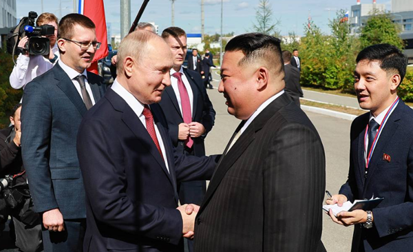 지난해 9월 아무르주 보스토치니 우주기지에서 만난 북.러 정상. [사진 갈무리-타스통신]