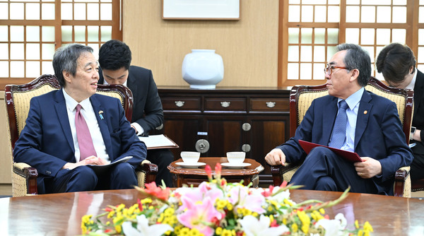 조태열 장관은 5일 외교부 청사에서 미즈시마 고이치(水嶋光一) 주한 일본대사를 접견했다. [사진 제공 - 외교부]