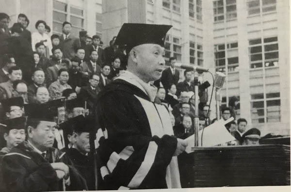 경북대 총장 재임 당시의 박정기 교수. [사진 제공 – 안영민]