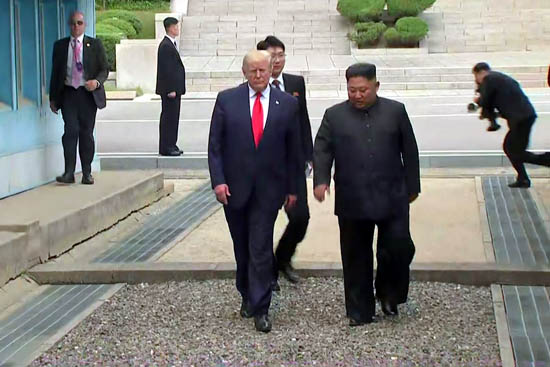 2019년 6월 30일 판문점에서 만난 김정은 위원장과 트럼프 대통령. [사진 갈무리-노동신문]