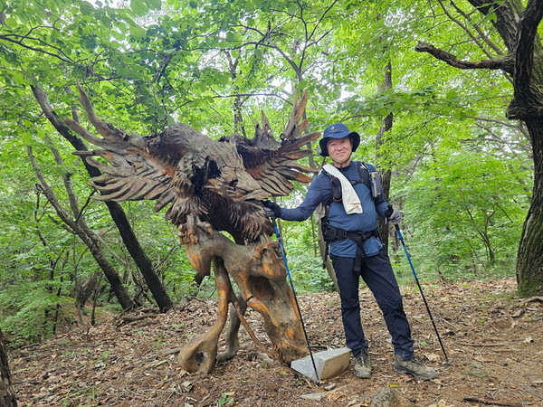 독수리보다 맘씨 좋은 전병덕 대원. [사진 제공-통일뉴스백두대간종주대]