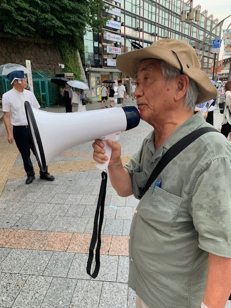 주최자 인사에 나선 양병룡 재일 한통련 도쿄본부  대표위원. [사진-통일뉴스 박명철 통신원]