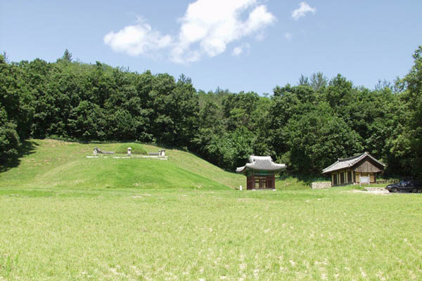 경순왕릉 전경, 옛 장단군, 현재는 연천군이다. [사진 제공 – 이양재]