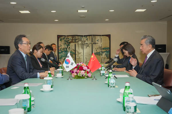 한중 양측은 한반도 문제에 대한 중국측의 건설적 역할을 주문하고 수용했다. [사진 제공 - 외교부]