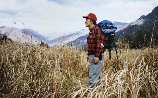 인혁당 동지들의 죽음 이후 대구에 홀로 남은 안재구 교수는 할 수 있는 게 없었다. 산에 올라 슬픔을 감내하는 게 당시로는 유일한 일이었다. [사진 제공 – 안영민]