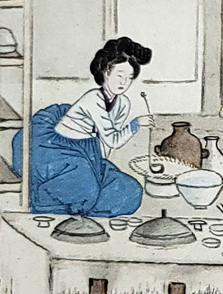 젊은 주모는 신윤복의 미인도에 나오는 똑같은 가체를 하고 옷을 입었다. 청색 주름치마는 비싼 옷이다. 앉은 자세, 술구기를 잡은 손 맵시에서 미인도의 그림자가 느껴진다. 확실히 신윤복 그림이 맞다. [사진 제공 – 심규섭]