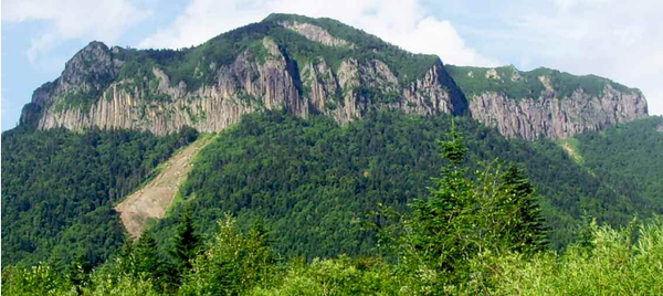 보서리 주상절리 [사진-노동신문]