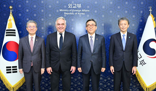 한미일 외교차관은 16일 ‘제14차 한미일 외교차관협의회’를 가졌다. 사진은 16일 오전 조태열 외교장관을 예방한 모습. [사진 제공 - 외교부]