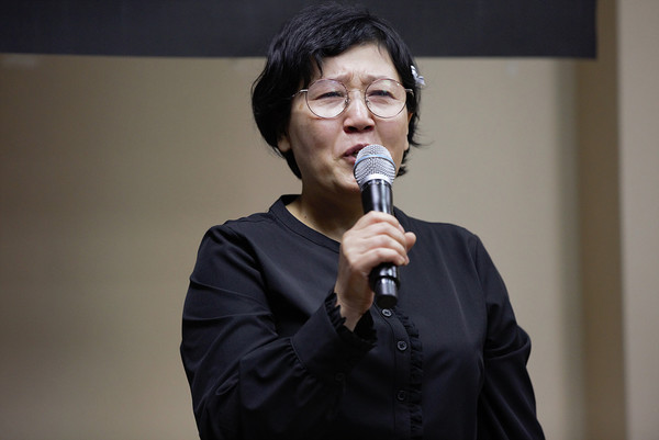 추도사를 하고 있는 ‘평양시민’ 김련희씨. [사진-통일뉴스 김래곤 통신원]