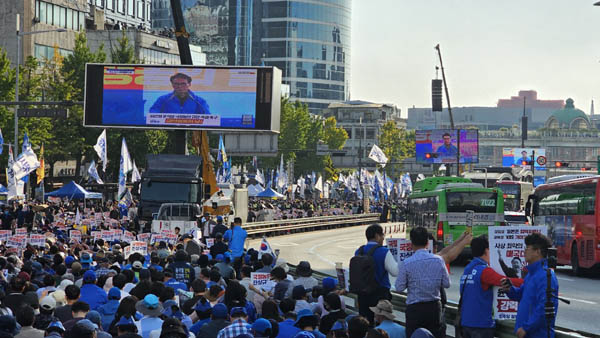 김민석 수석최고위원을 비롯한 민주당 최고위원들이 발언했다. [사진 - 통일뉴스 하태한 통신원]