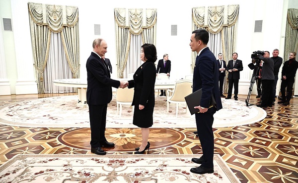 지난 4일 크렘린궁에서 만난 푸틴 러시아 대통령과 최선희 북한 외무상. [사진-크렘린궁]