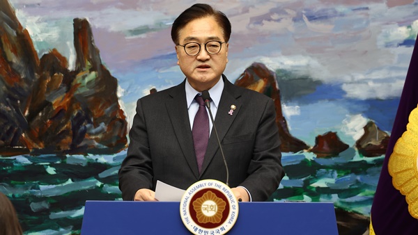 지난 6일 집무실에서 긴금담화문을 발표하는 우원식 국회의장. [사진-국회]