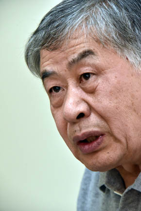 김동환 연구위원은 동학과 대종교 그리고 사회주의의 연관성 연구를 또 하나의 과제라고 말했다. [사진 - 조천현]