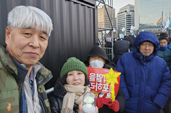 구로지역 지인들과 찰칵! [사진 - 통일뉴스 하태한 통신원]