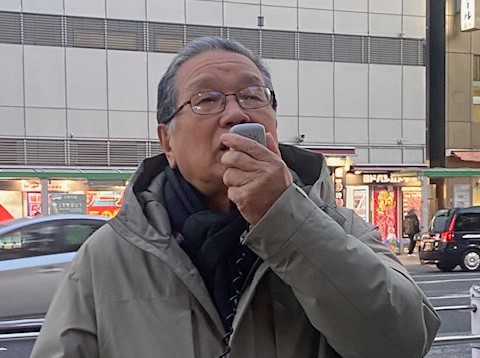 주최자 인사말을 하고 있는 손형근 재일 한통련 의장. [사진-통일뉴스 박명철 통신원]