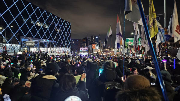 한강진역에서 한남대로 8차선 도로로 합류했다. [사진 - 통일뉴스 하태한 통신원]