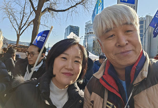 이소영 더불어민주당 의원과 인증샷! [사진 - 통일뉴스 하태한 통신원]