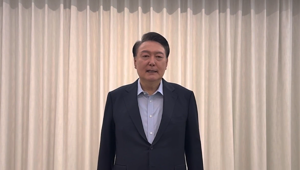 15일 체포 직전 입장을 밝히는 윤석열. [영상제공-대통령실]