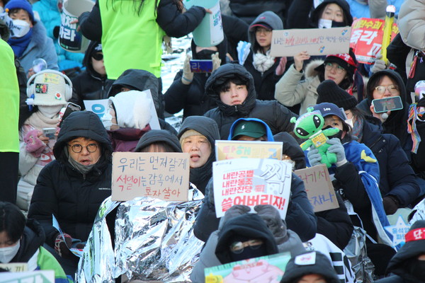 우리는 먼저 갈께 석열이는 감옥에서 혼자 살아 [사진-통일뉴스 이승현 기자]