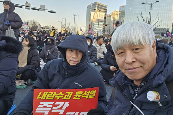 구로구가 지역구인 이인영 더불어민주당 의원과 찰칵! [사진 - 통일뉴스 하태한 통신원]