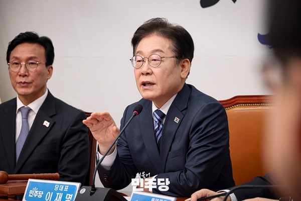 17일 당 최고위원회의에서 발언하는 이재명 대표. [사진-더불어민주당]