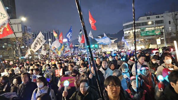 힘찬 행진. [사진 - 통일뉴스 하태한 통신원]