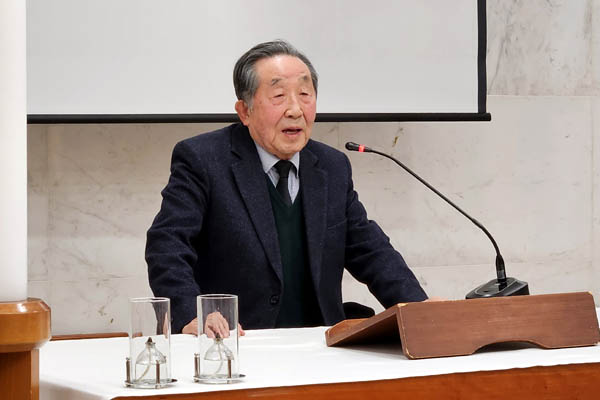 김정남 한국문명교류연구소 초대 이사장이 추도사를 하고 있다. [사진 - 통일뉴스 김치관 기자]