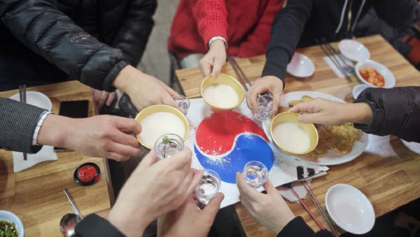 뒤풀이가 있어야 제맛이다. [사진 - 통일뉴스 하태한 통신원]