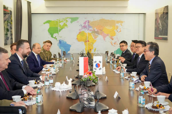 조태열 장관은 두다 대통령과 양국 방산 협력 등을 논의했다. [사진 제공 - 외교부]