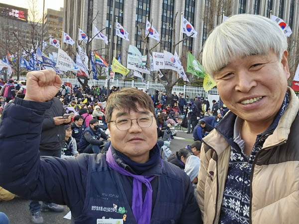 고교동창 이영철이 민주노총 건설산업연맹 위원장이 되었다. 친구야 반갑다. 나중에 구로동에서 한잔하자! [사진 - 통일뉴스 하태한 통신원]