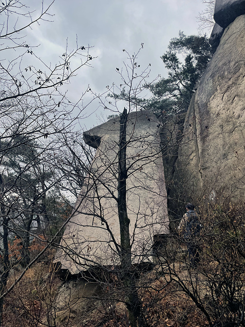 불암산 중턱에 자리하고 있는 1번 바위. [사진제공-615산악회]